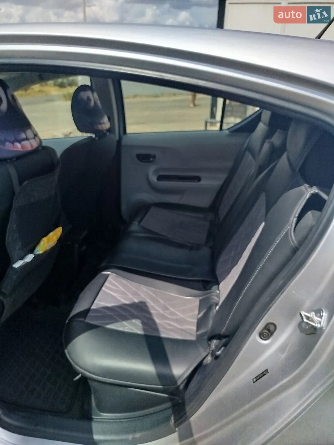 2013 Toyota Prius c - мініатюра 11