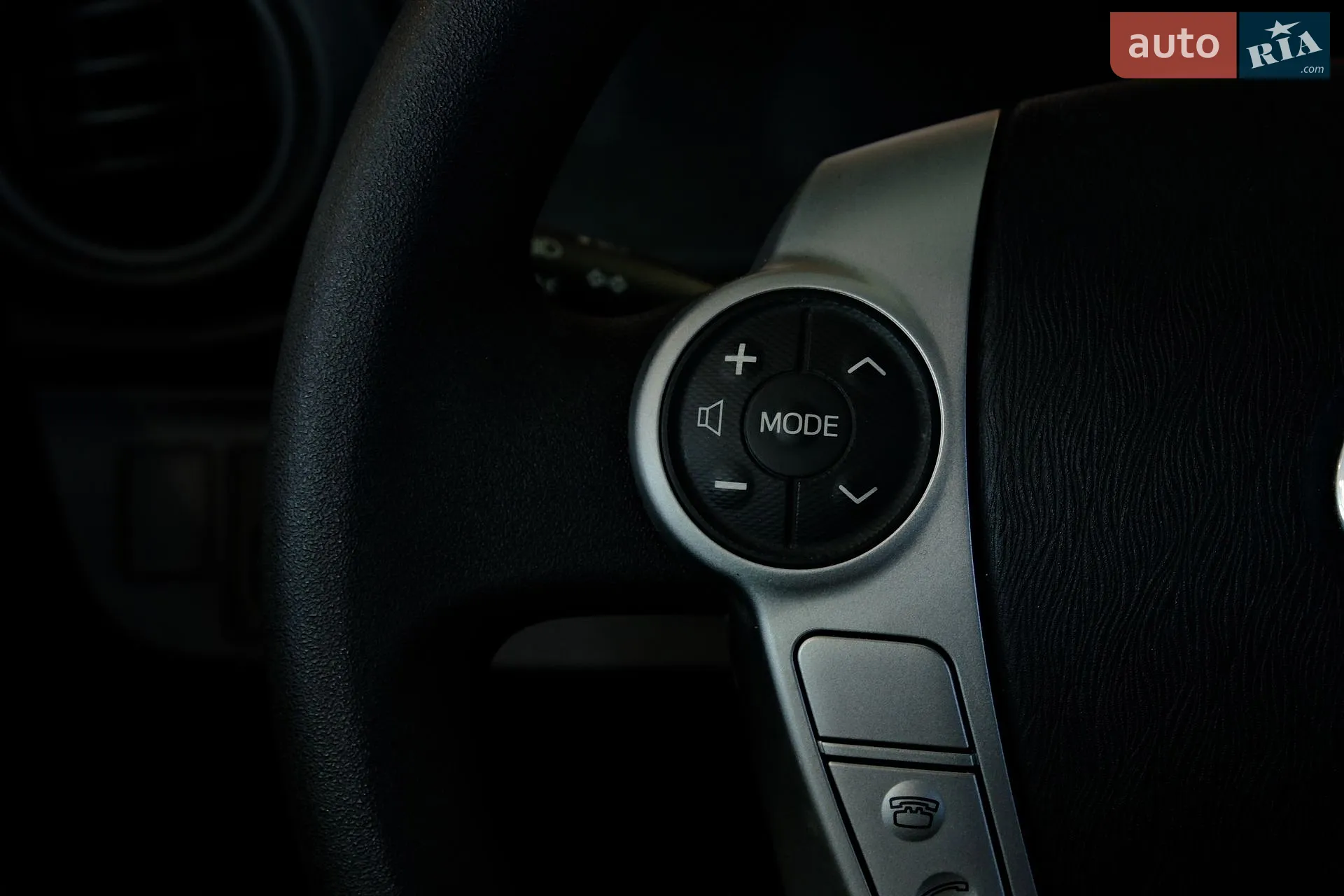 2013 Toyota Prius c - мініатюра 18