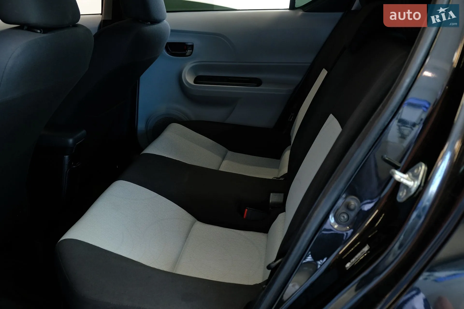 2013 Toyota Prius c - мініатюра 30