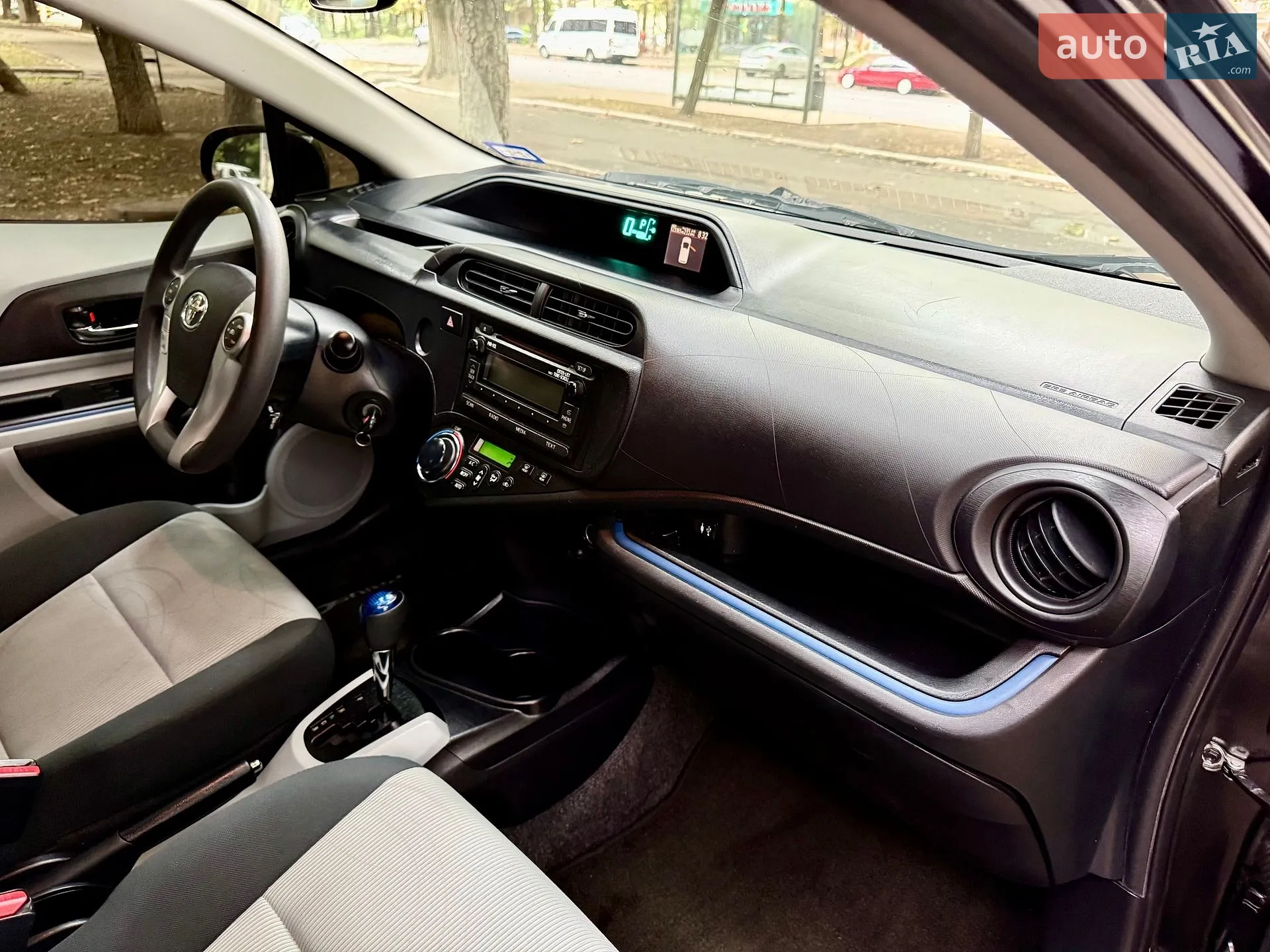 2014 Toyota Prius c - мініатюра 29
