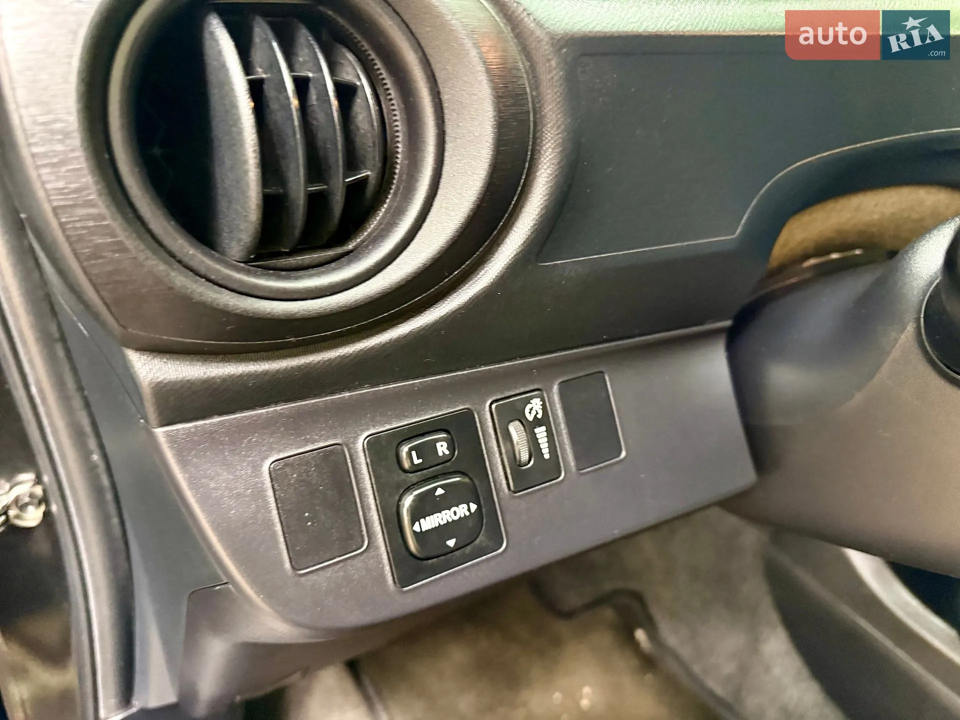 2014 Toyota Prius c - мініатюра 34