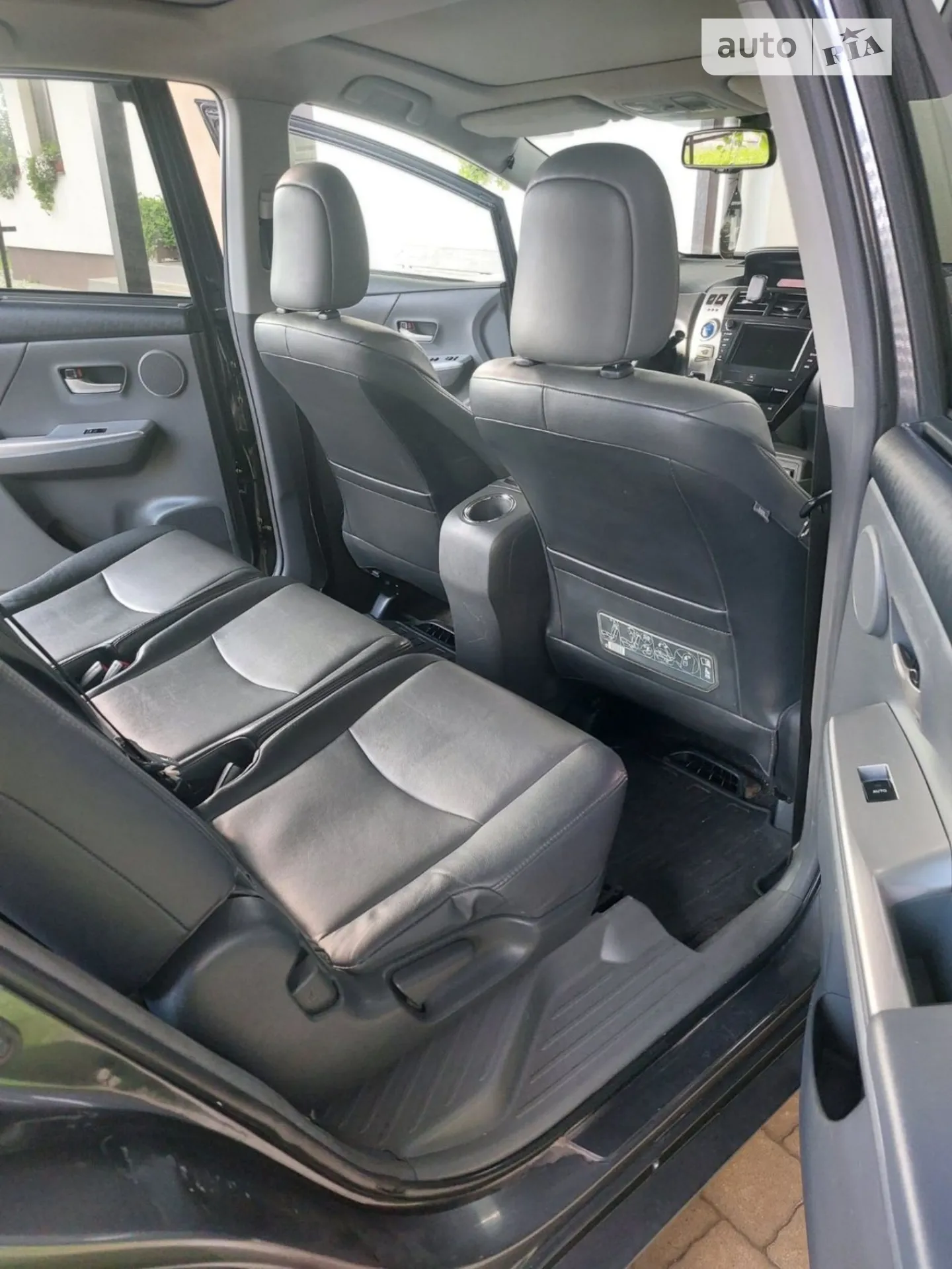 2012 Toyota Prius v (+) - мініатюра 4