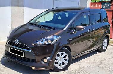 Мінівен Toyota Prius MPV 2017 в Одесі