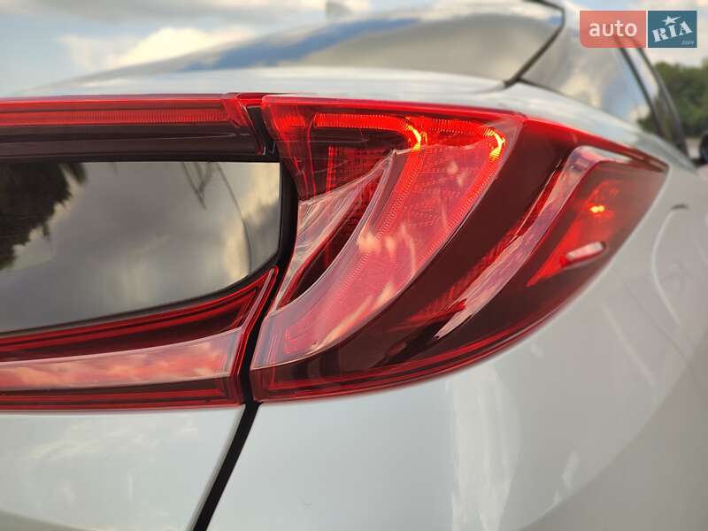 Хэтчбек Toyota Prius Prime 2021 в Днепре