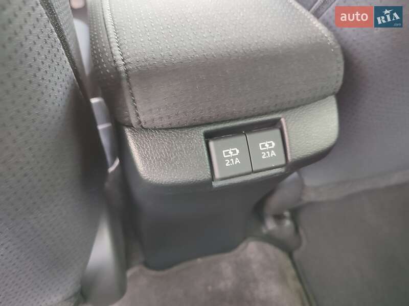 Хэтчбек Toyota Prius Prime 2021 в Днепре