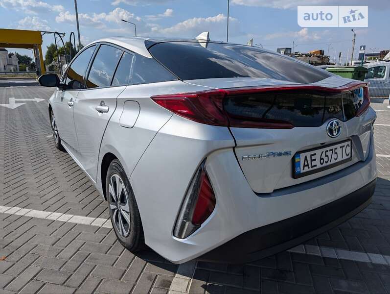 Хэтчбек Toyota Prius Prime 2019 в Днепре