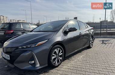 Хэтчбек Toyota Prius Prime 2017 в Киеве