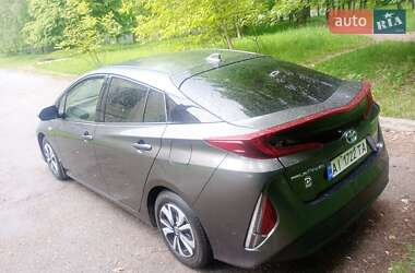 Хетчбек Toyota Prius Prime 2018 в 