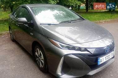 Хетчбек Toyota Prius Prime 2018 в 