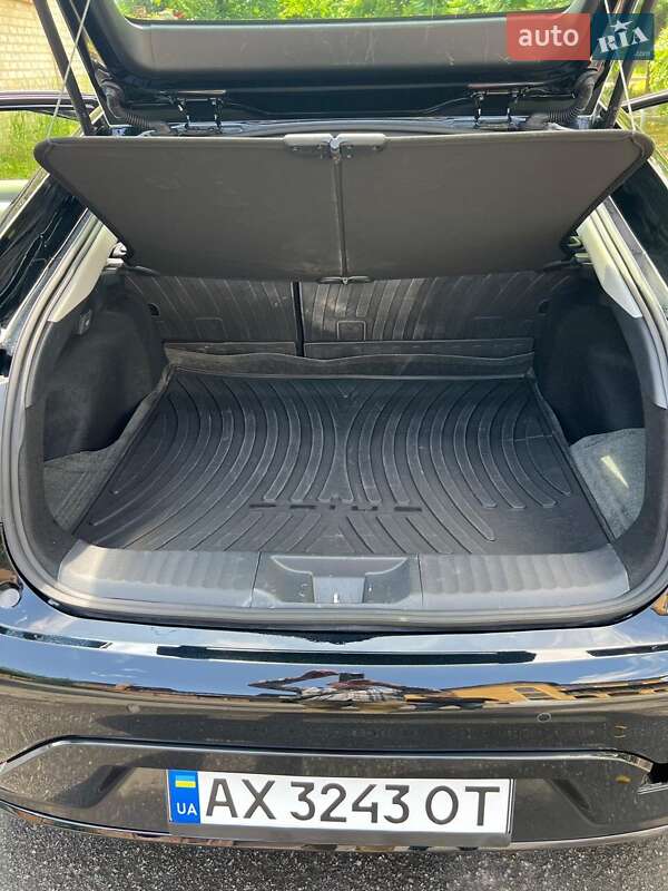 Хэтчбек Toyota Prius Prime 2023 в Киеве фото 18 Хэтчбек Toyota Prius Prime 2023 в Киеве