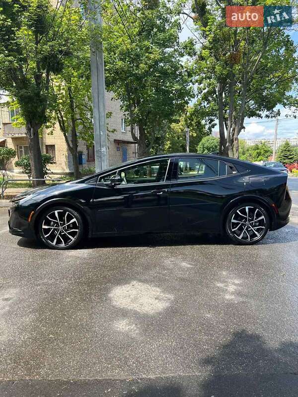 Хэтчбек Toyota Prius Prime 2023 в Киеве фото 5 Хэтчбек Toyota Prius Prime 2023 в Киеве