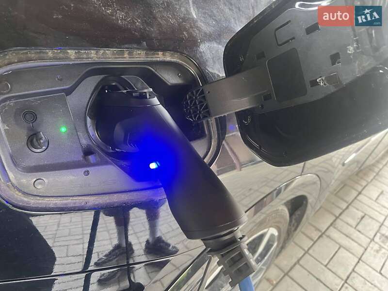 Хэтчбек Toyota Prius Prime 2023 в Киеве фото 3 Хэтчбек Toyota Prius Prime 2023 в Киеве