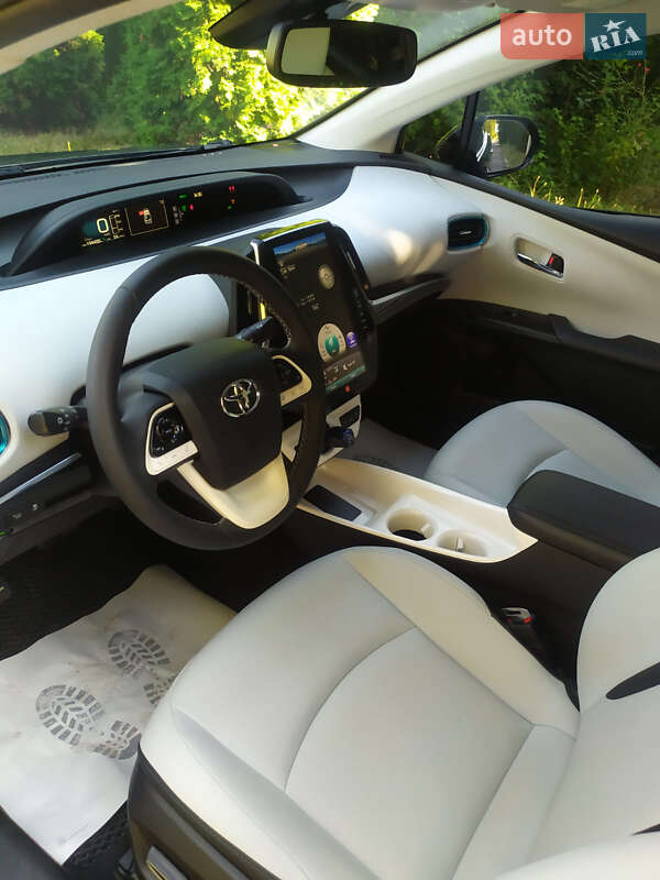 Хетчбек Toyota Prius Prime 2017 в Рівному