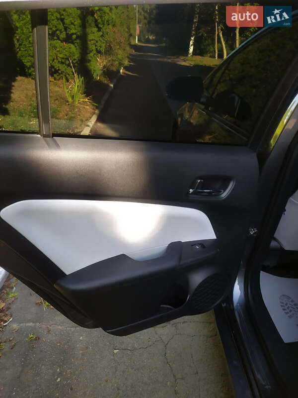 Хетчбек Toyota Prius Prime 2017 в Рівному