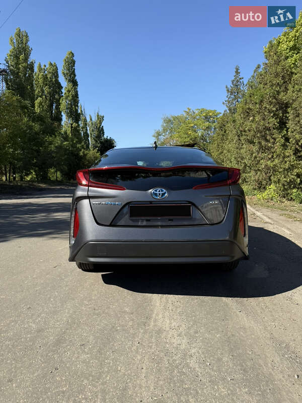 Хетчбек Toyota Prius Prime 2021 в Дніпрі фото 6 Хетчбек Toyota Prius Prime 2021 в Дніпрі