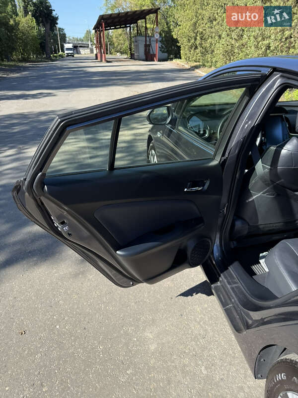 Хетчбек Toyota Prius Prime 2021 в Дніпрі фото 12 Хетчбек Toyota Prius Prime 2021 в Дніпрі