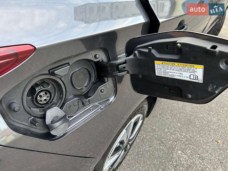 Хэтчбек Toyota Prius Prime 2018 в Киеве фото 18 Хэтчбек Toyota Prius Prime 2018 в Киеве