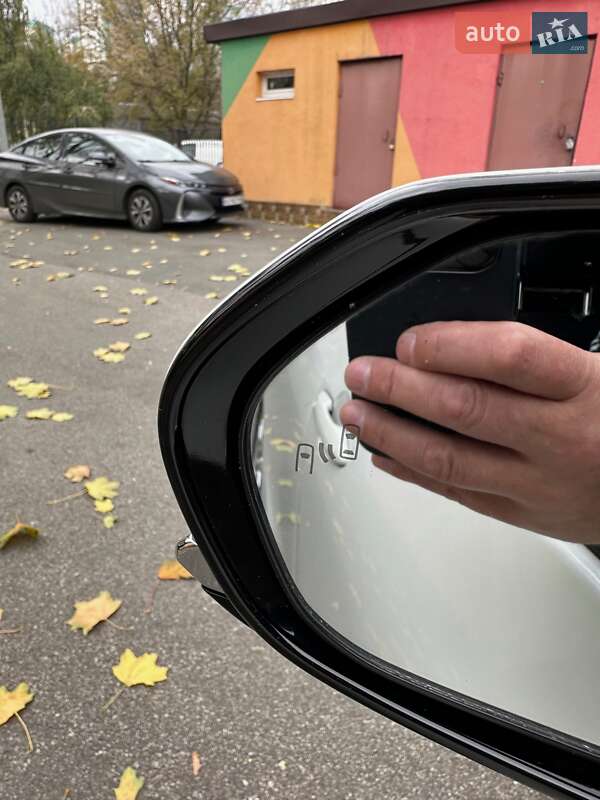 Хэтчбек Toyota Prius Prime 2019 в Киеве