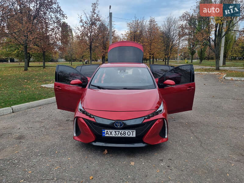 Хетчбек Toyota Prius Prime 2016 в Харкові