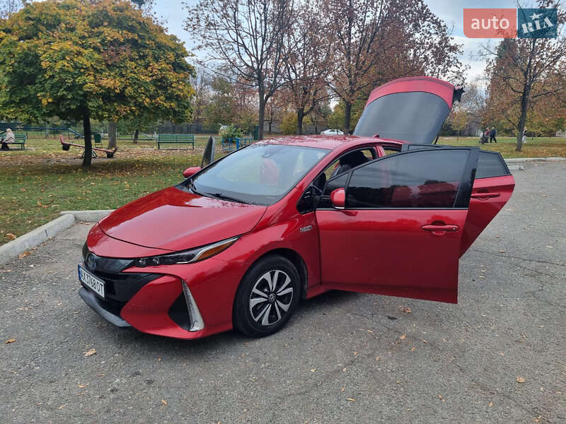 Хетчбек Toyota Prius Prime 2016 в Харкові