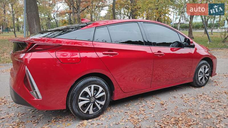 Хэтчбек Toyota Prius Prime 2016 в Харькове фото 10 Хэтчбек Toyota Prius Prime 2016 в Харькове