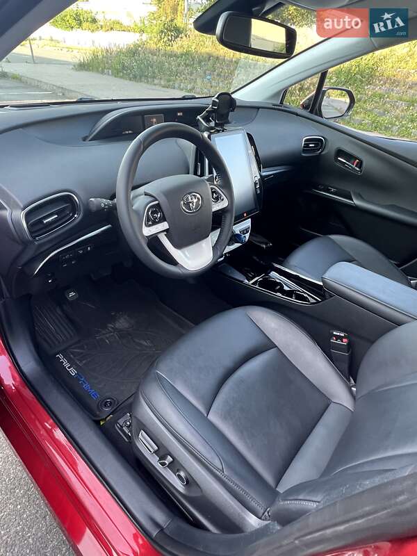 Хэтчбек Toyota Prius Prime 2017 в Киеве фото 10 Хэтчбек Toyota Prius Prime 2017 в Киеве