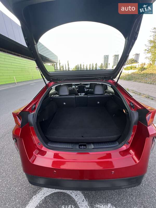 Хэтчбек Toyota Prius Prime 2017 в Киеве фото 20 Хэтчбек Toyota Prius Prime 2017 в Киеве