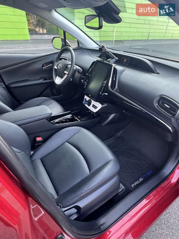 Хэтчбек Toyota Prius Prime 2017 в Киеве фото 17 Хэтчбек Toyota Prius Prime 2017 в Киеве