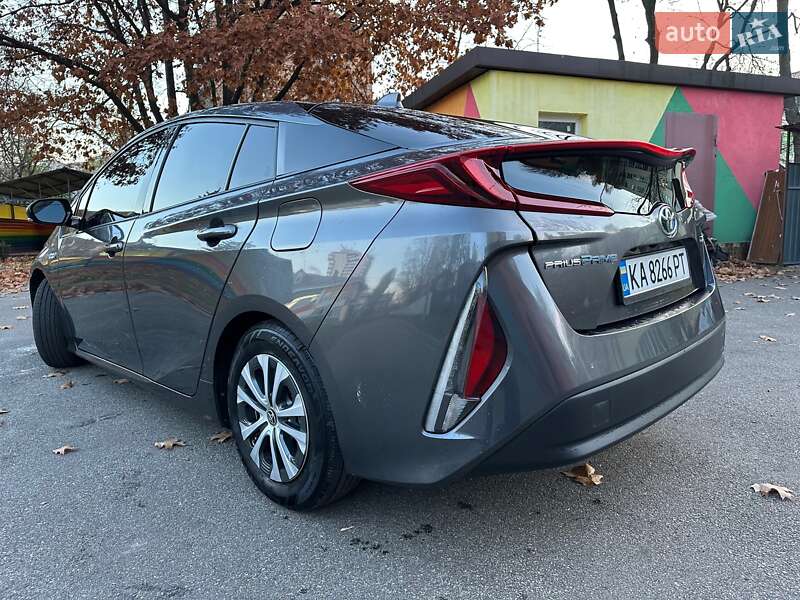 Хэтчбек Toyota Prius Prime 2019 в Киеве фото 5 Хэтчбек Toyota Prius Prime 2019 в Киеве