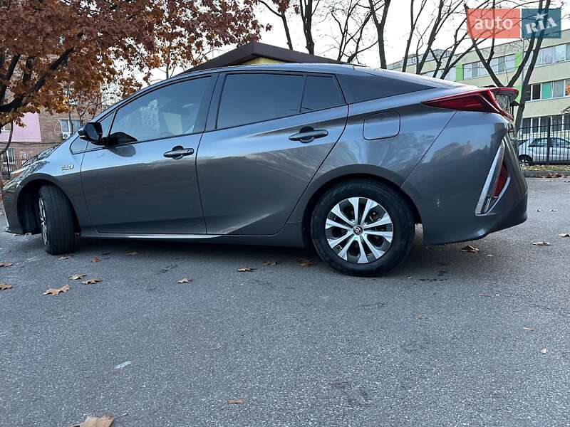Хэтчбек Toyota Prius Prime 2019 в Киеве фото 9 Хэтчбек Toyota Prius Prime 2019 в Киеве