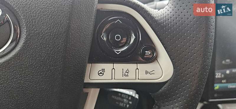 Хэтчбек Toyota Prius Prime 2018 в Киеве