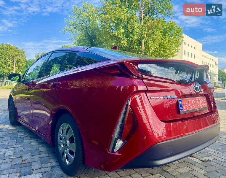 Хэтчбек Toyota Prius Prime 2017 в Киеве