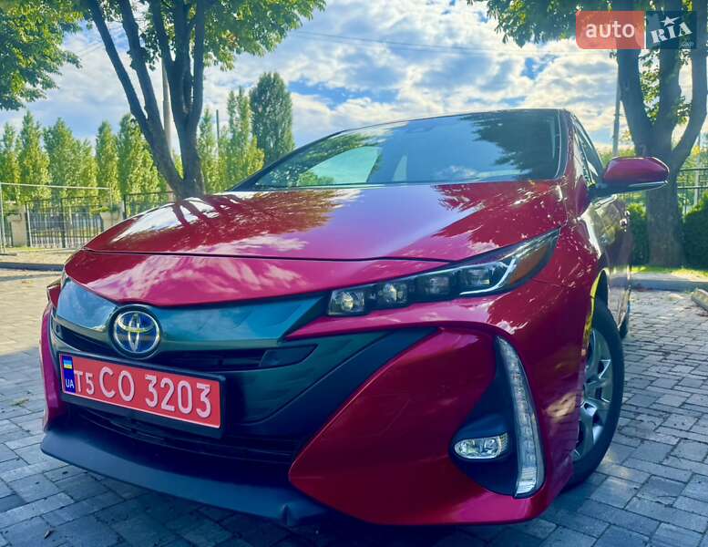 Хэтчбек Toyota Prius Prime 2017 в Киеве