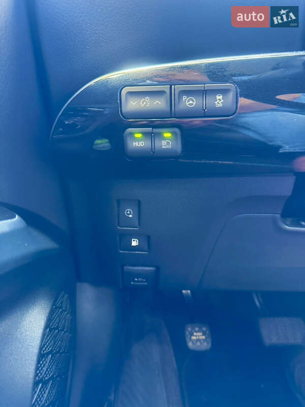 Хэтчбек Toyota Prius Prime 2017 в Киеве