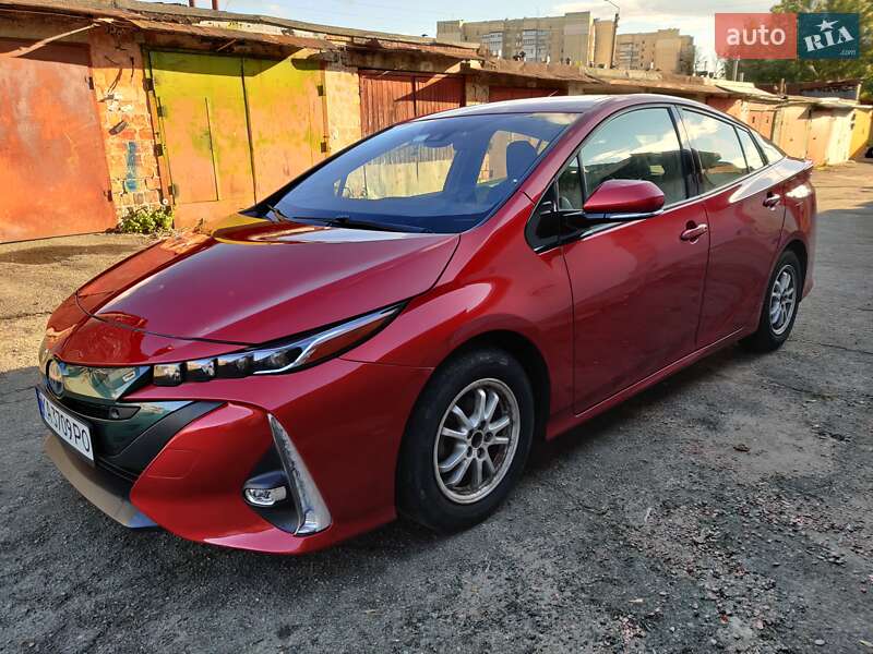Хэтчбек Toyota Prius Prime 2017 в Киеве фото 10 Хэтчбек Toyota Prius Prime 2017 в Киеве