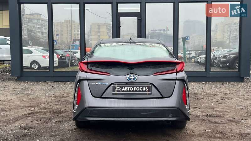 Хэтчбек Toyota Prius Prime 2018 в Киеве