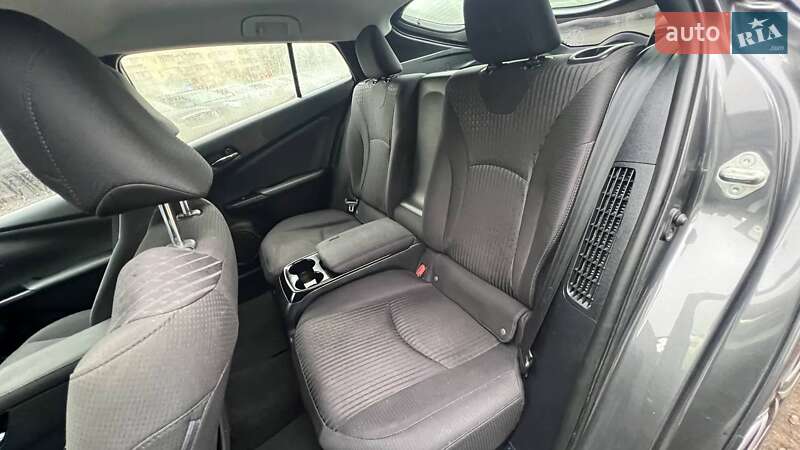 Хэтчбек Toyota Prius Prime 2018 в Киеве