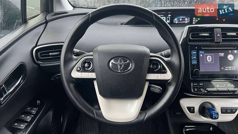 Хэтчбек Toyota Prius Prime 2018 в Киеве