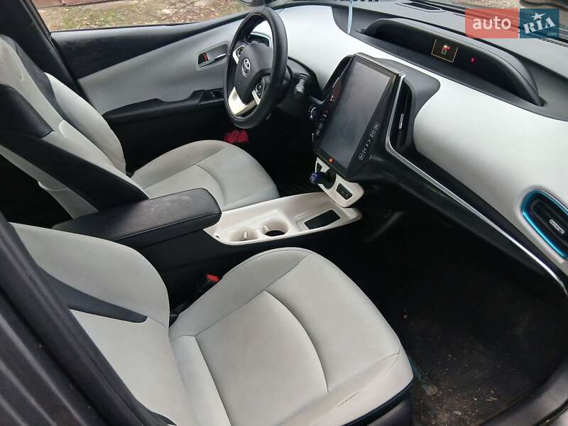 Хэтчбек Toyota Prius Prime 2019 в Киеве фото 17 Хэтчбек Toyota Prius Prime 2019 в Киеве