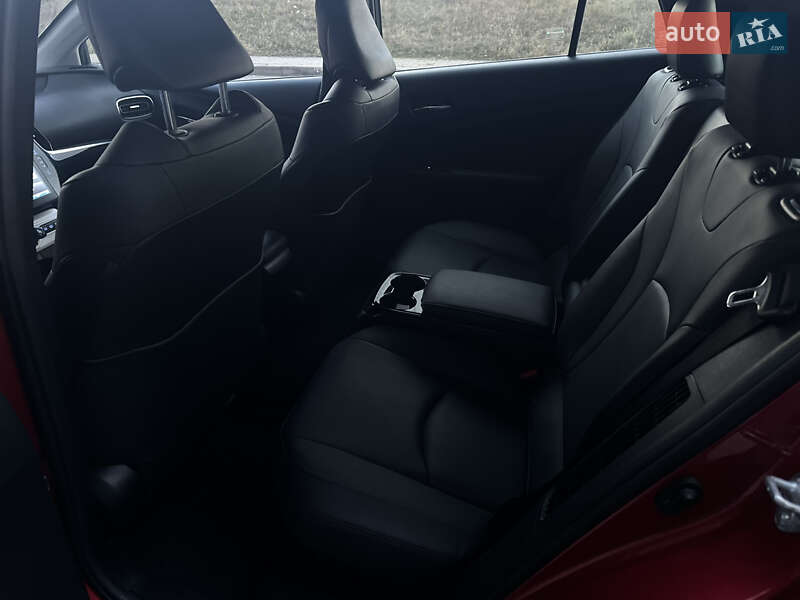 Хэтчбек Toyota Prius Prime 2017 в Киеве