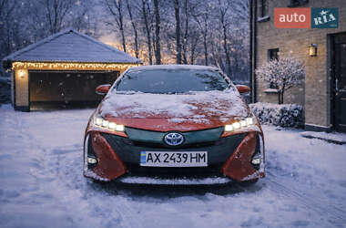 Хетчбек Toyota Prius Prime 2016 в Києві