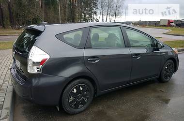 Минивэн Toyota Prius v 2014 в Николаеве