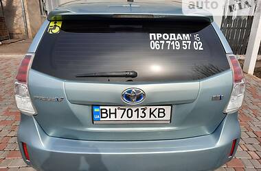 Хетчбек Toyota Prius v 2016 в Одесі