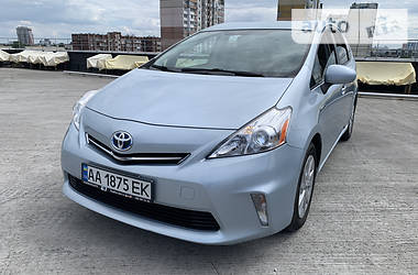 Універсал Toyota Prius v 2012 в Києві