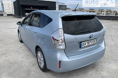 Універсал Toyota Prius v 2012 в Києві