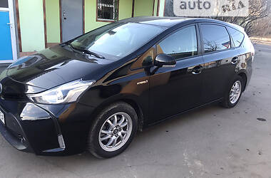 Мінівен Toyota Prius v 2017 в Миколаєві