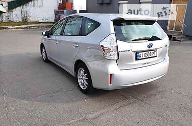 Універсал Toyota Prius v 2012 в Києві