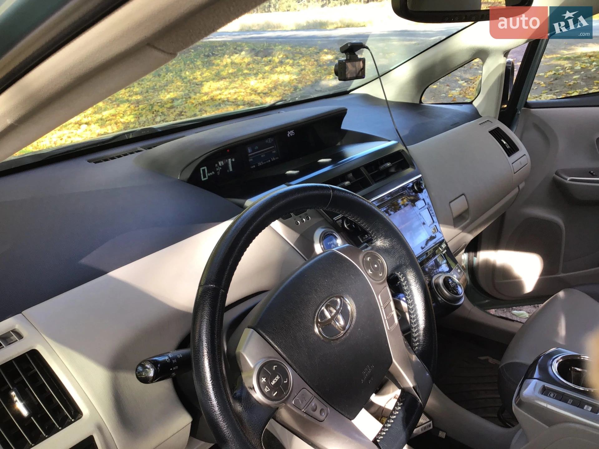2015 Toyota Prius v (+) - мініатюра 9
