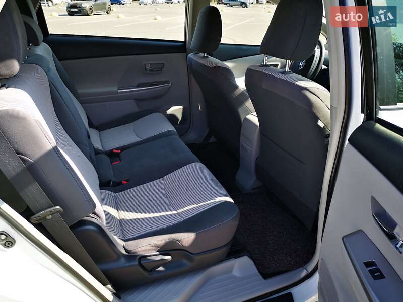 Универсал Toyota Prius v 2014 в Одессе