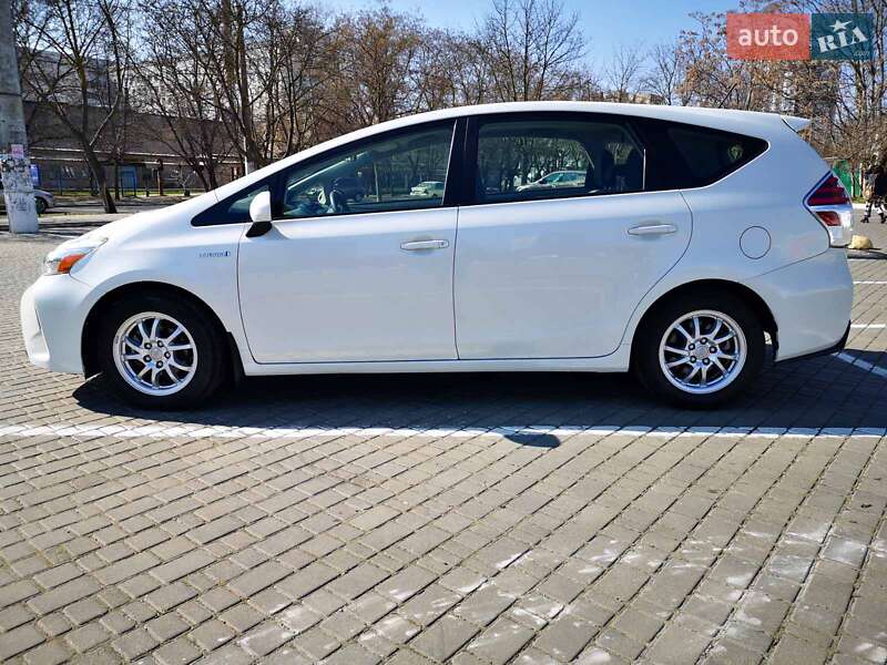 Универсал Toyota Prius v 2014 в Одессе